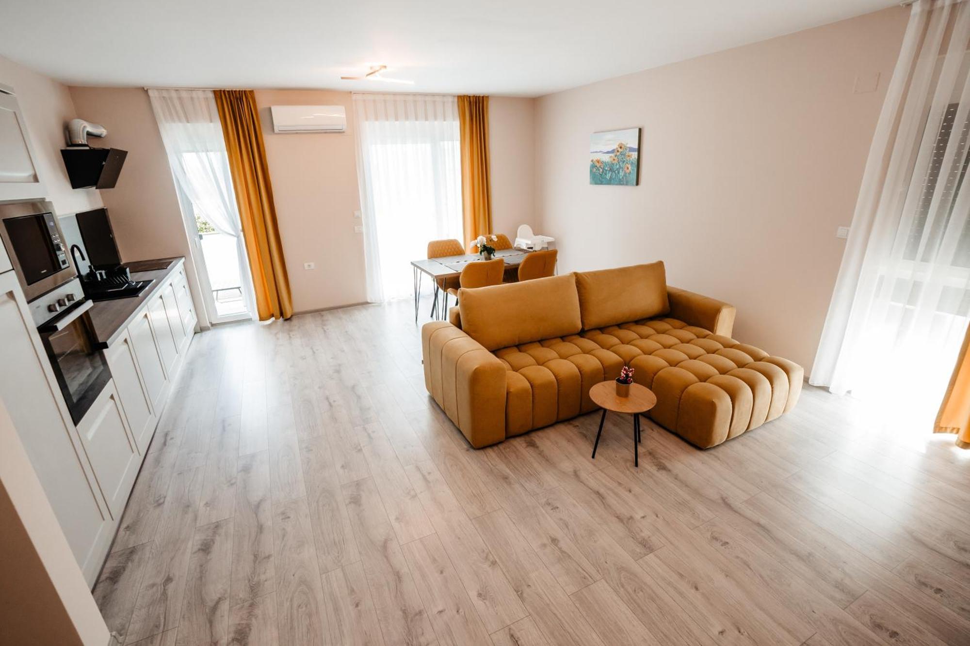 Sunrise View Apartment Oradea Exteriör bild